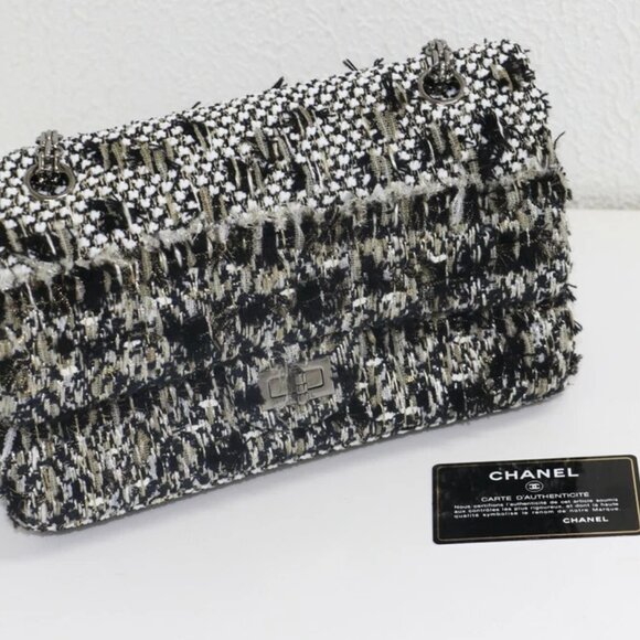 CHANEL Tweed 2.55 Reissue 225 Flap Black White & Gold - 17188158 - Picture 7 of 12